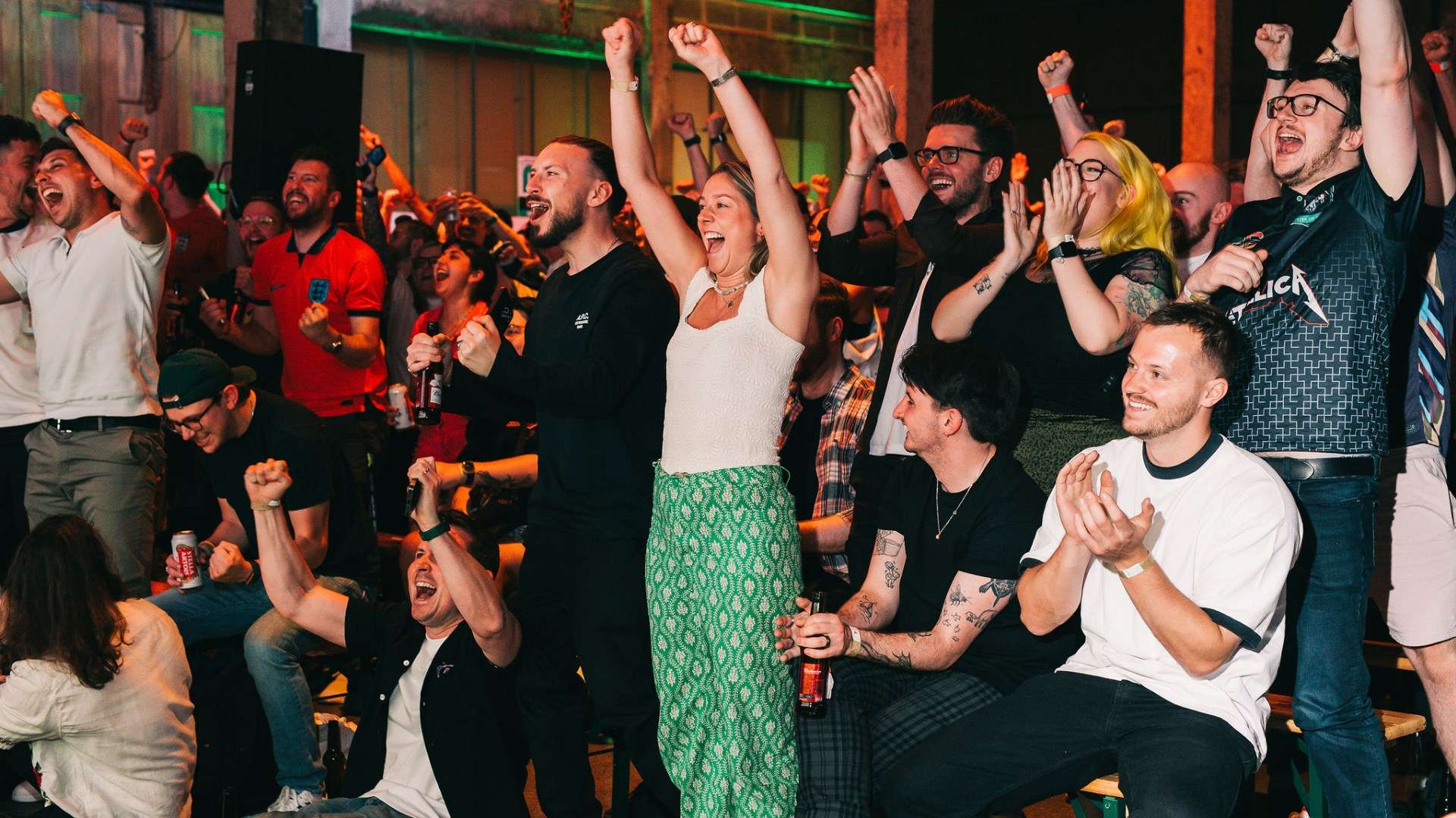 临外界巨大 临外界巨大