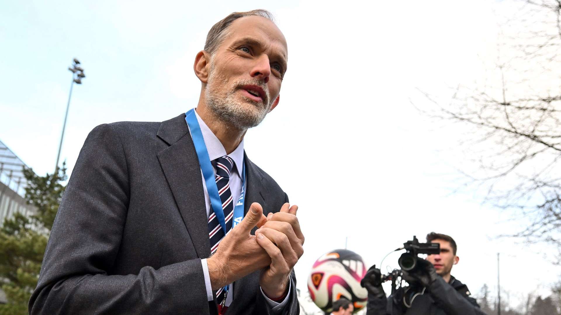 在市场上受 在市场上受